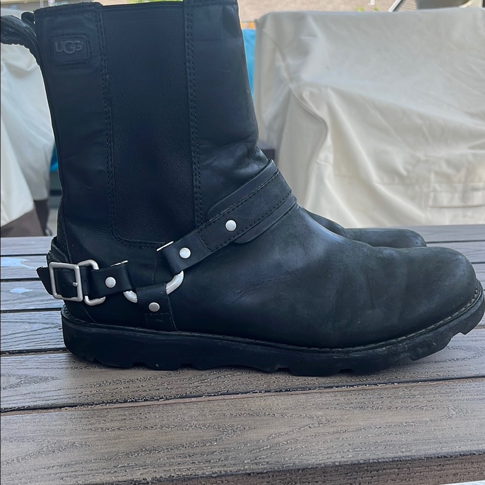 UGG Driskill 3025 Black Leather Ankle Boots with Buckle